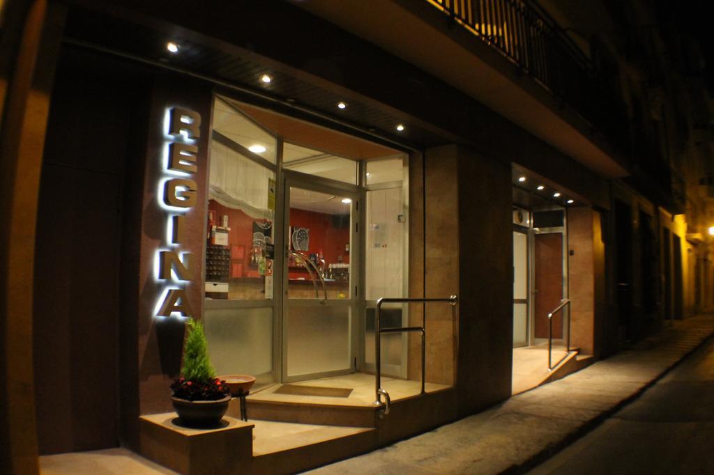 Hostal Regina Blanes Exterior photo