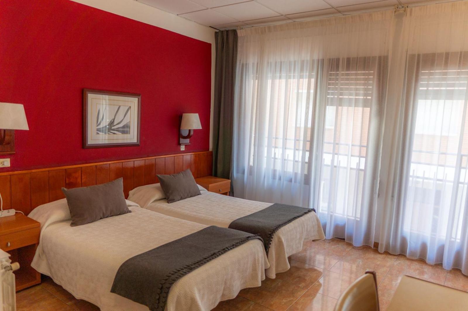 Hostal Regina Blanes Exterior photo