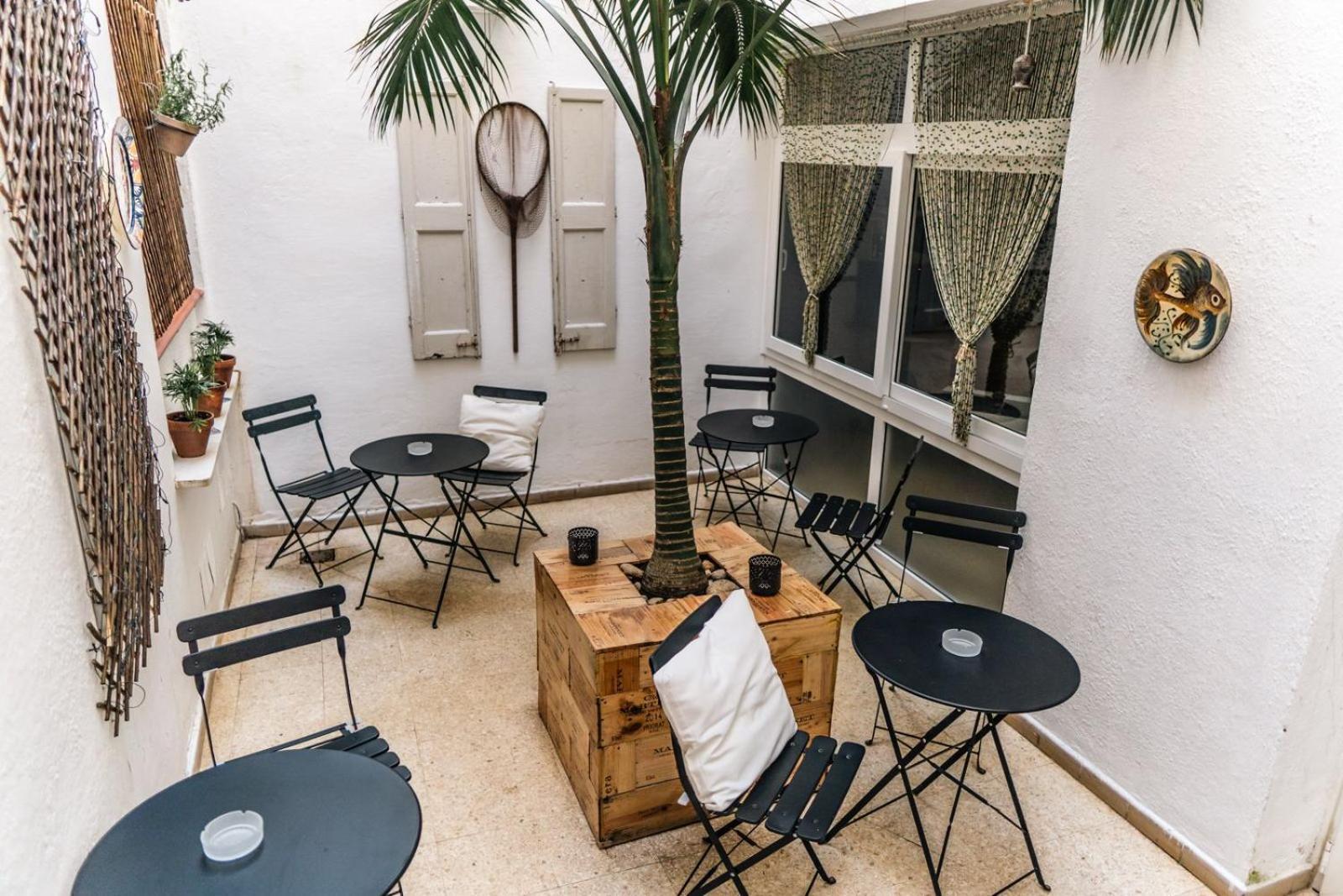 Hostal Regina Blanes Exterior photo