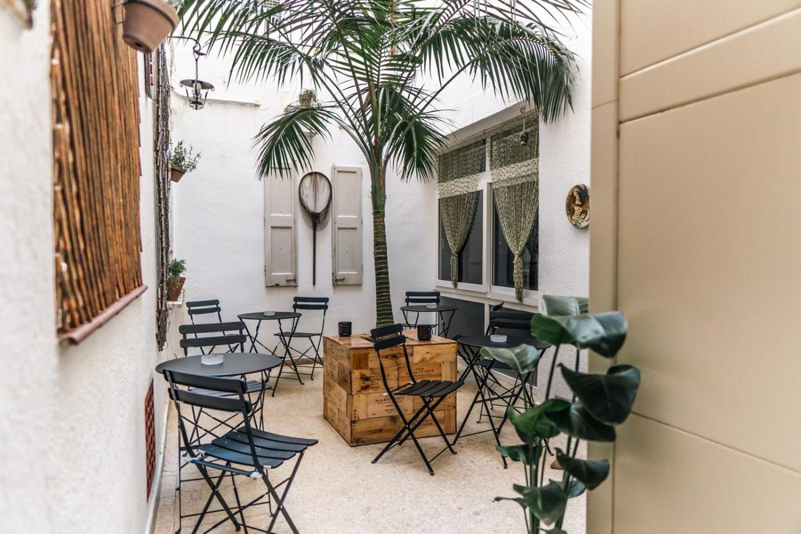 Hostal Regina Blanes Exterior photo