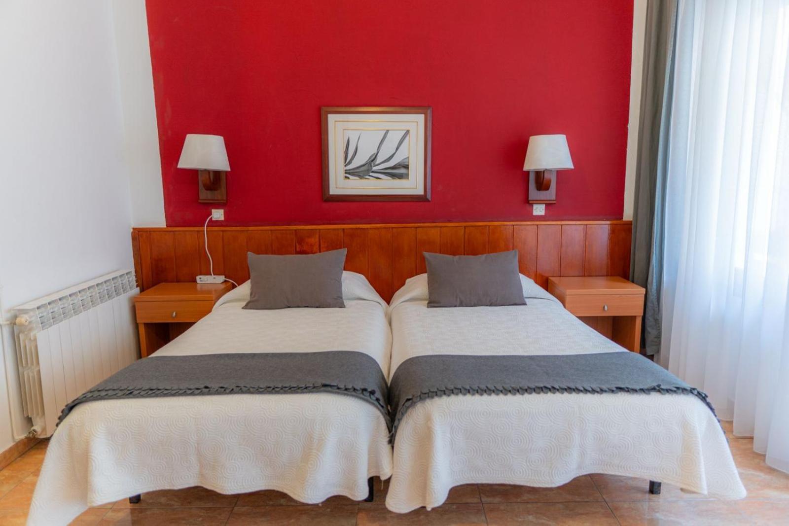 Hostal Regina Blanes Exterior photo