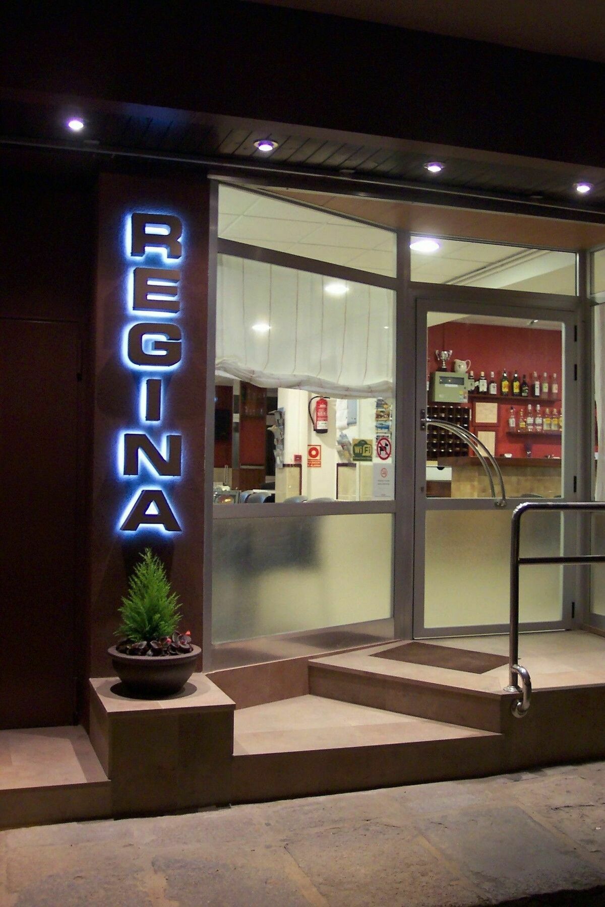 Hostal Regina Blanes Exterior photo
